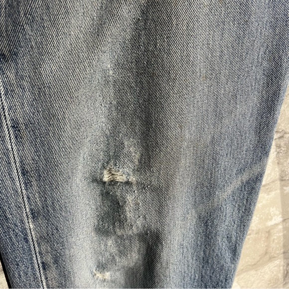 36x36 Vintage 90s Y2K Levi's 501 Button Fly Light Wash Dad Jeans *Flawed* - Picture 11 of 16